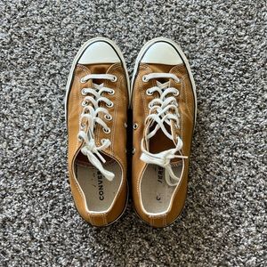 camel brown low top converse all star